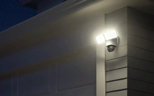 eufy floodlight camera bij garage
